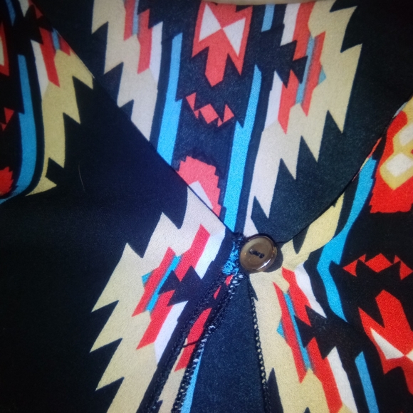 Abstract Southwestern Gold Chain Strap Crop Top Sz Small - Picture 9 of 9